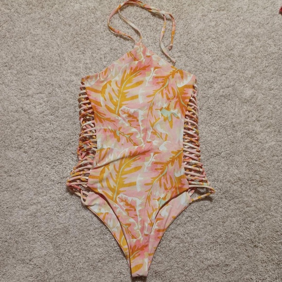 STONE FOX 'Fella' One Piece Swimsuit in Hot Tropix - Picture 3 of 9